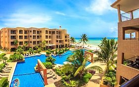 El Faro Oceanfront Apartments By Bvr